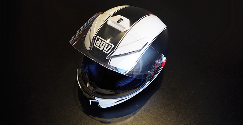 Illustration for article titled Gear Review: Is The $400 AGV K-5’s New Weight Savings Worth The Extra Cost?